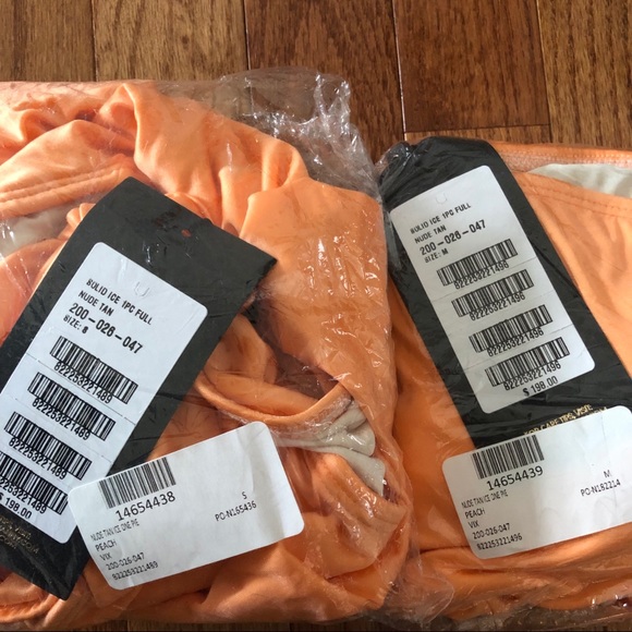 ViX Solid One-Piece Swimsuit - Picture 3 of 3